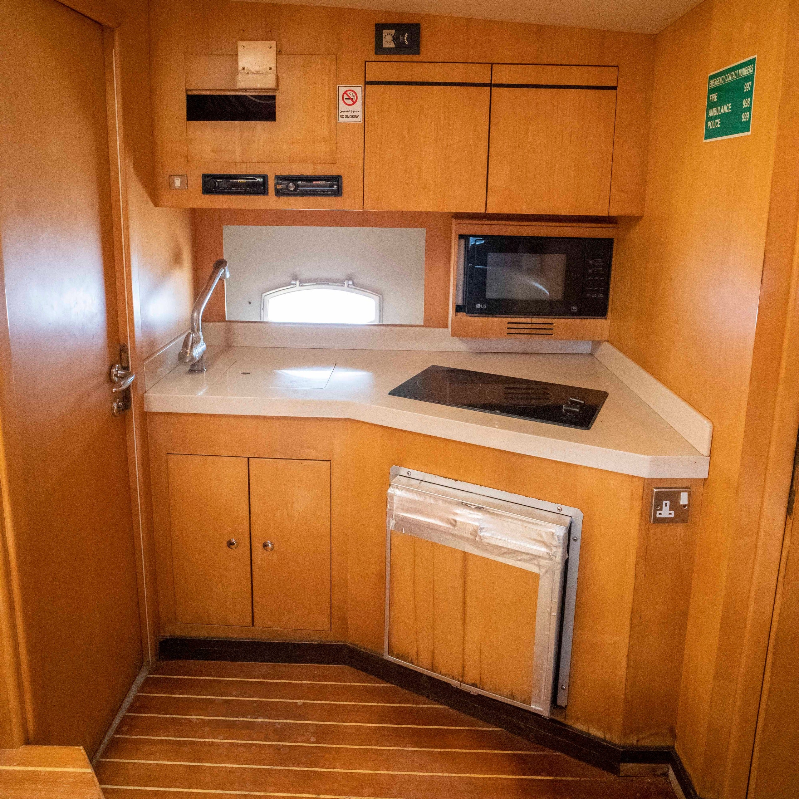 Oryx 40 FT Mini Yacht