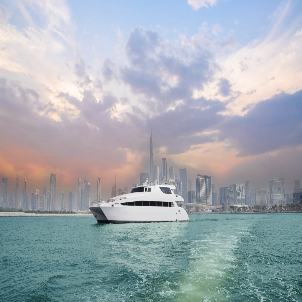 Private Yacht Rental Dubai 100 Feet